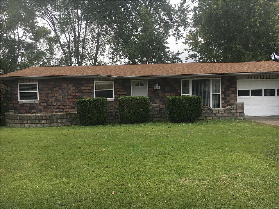 1st image of 2435 Lynnwood Dr