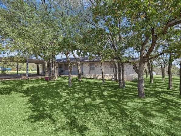 435 Parker St, Azle, TX 76020