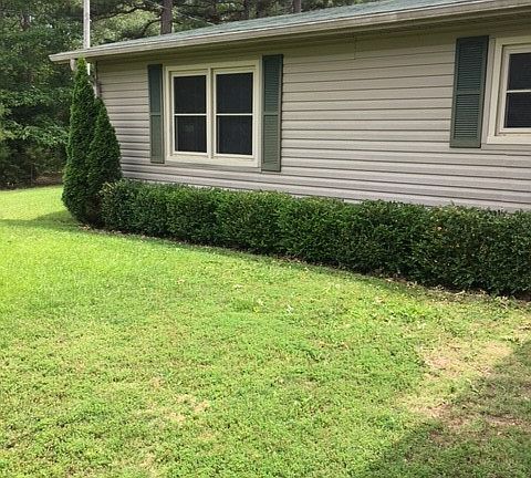 2nd image of 750 Grand Valley Dr