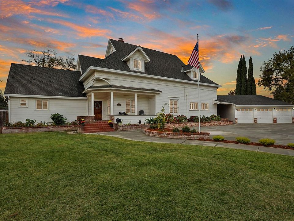 1st image of 9 Palomar Pl