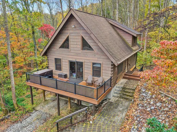 94 Lakecrest Dr, Hardy, VA 24101