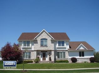 400 E Benton Dr, Appleton, WI 54913