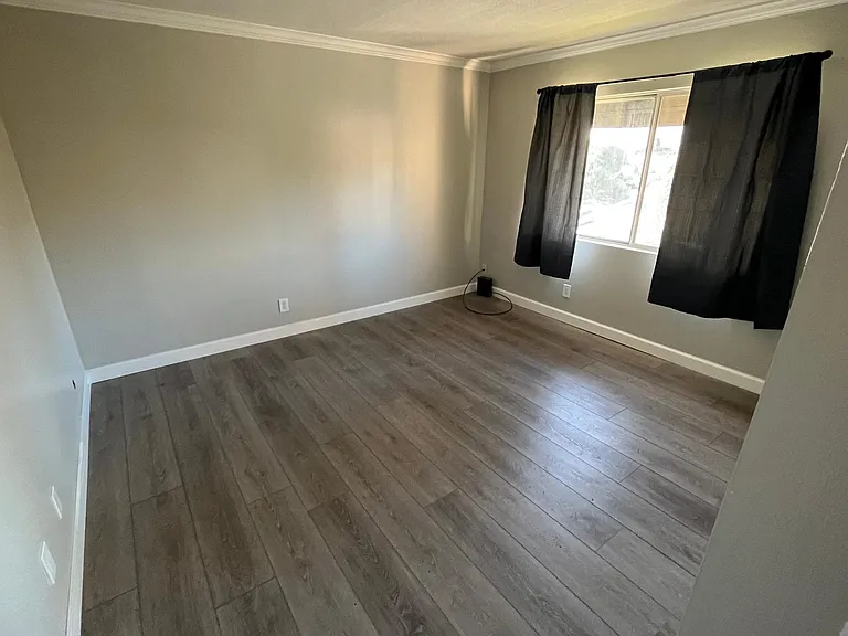2530 Clairemont Dr #302 — Photo 6