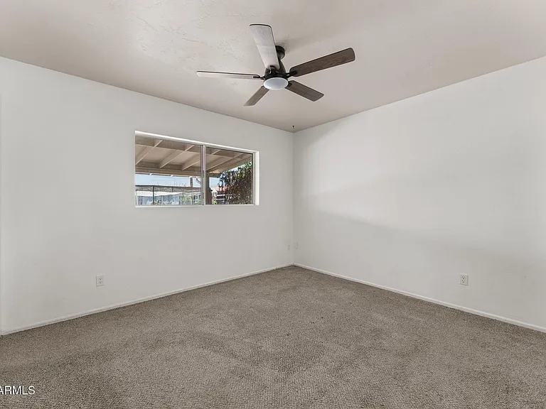 589 N Jackson St — Photo 12