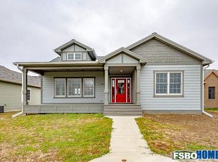 525 Sycamore St, Dallas Center, IA 50063