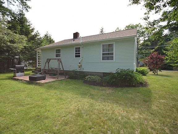 3rd image of 98 Bullard St