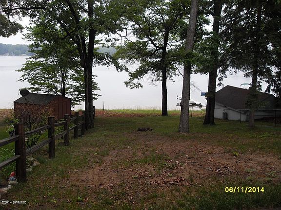 2nd image of 15961 Pretty Lake Dr