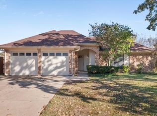 5603 Farris Dr, Arlington, TX 76017