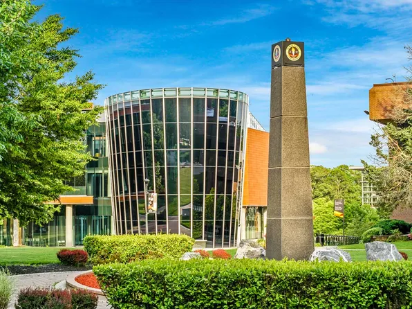 Deerfield Run & Village Square North Apartments