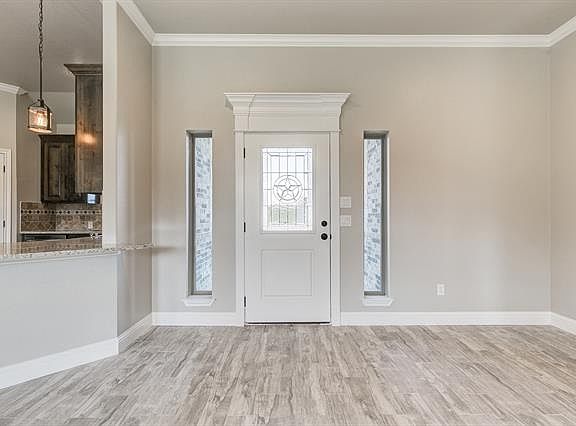 4th image of 2200 Steepleridge Cir