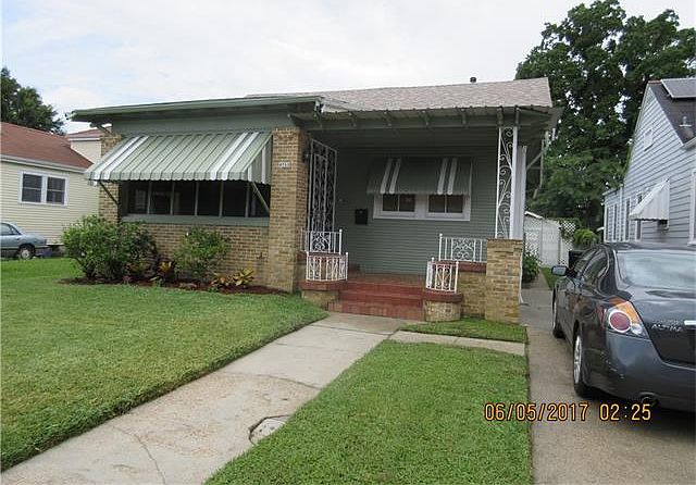 1st image of 3713 Fairmont Dr