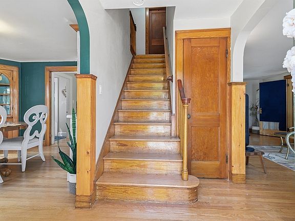 5th image of 19 Riley Ave