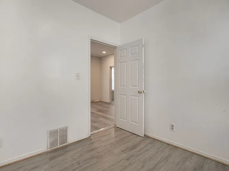 3300 W 54th St — Photo 7