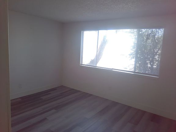 5th image of 1409 N Edmonds Dr #A