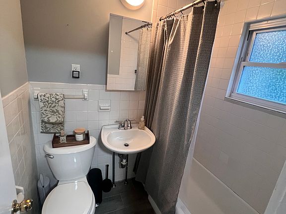 5th image of 68 Beach St APT 4