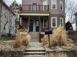 90 10th St #1, Providence, RI 02906