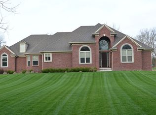 31270 Bailove Ln, Milford, MI 48381