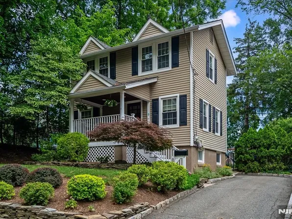 15 Florence Pl, Caldwell, NJ 07006