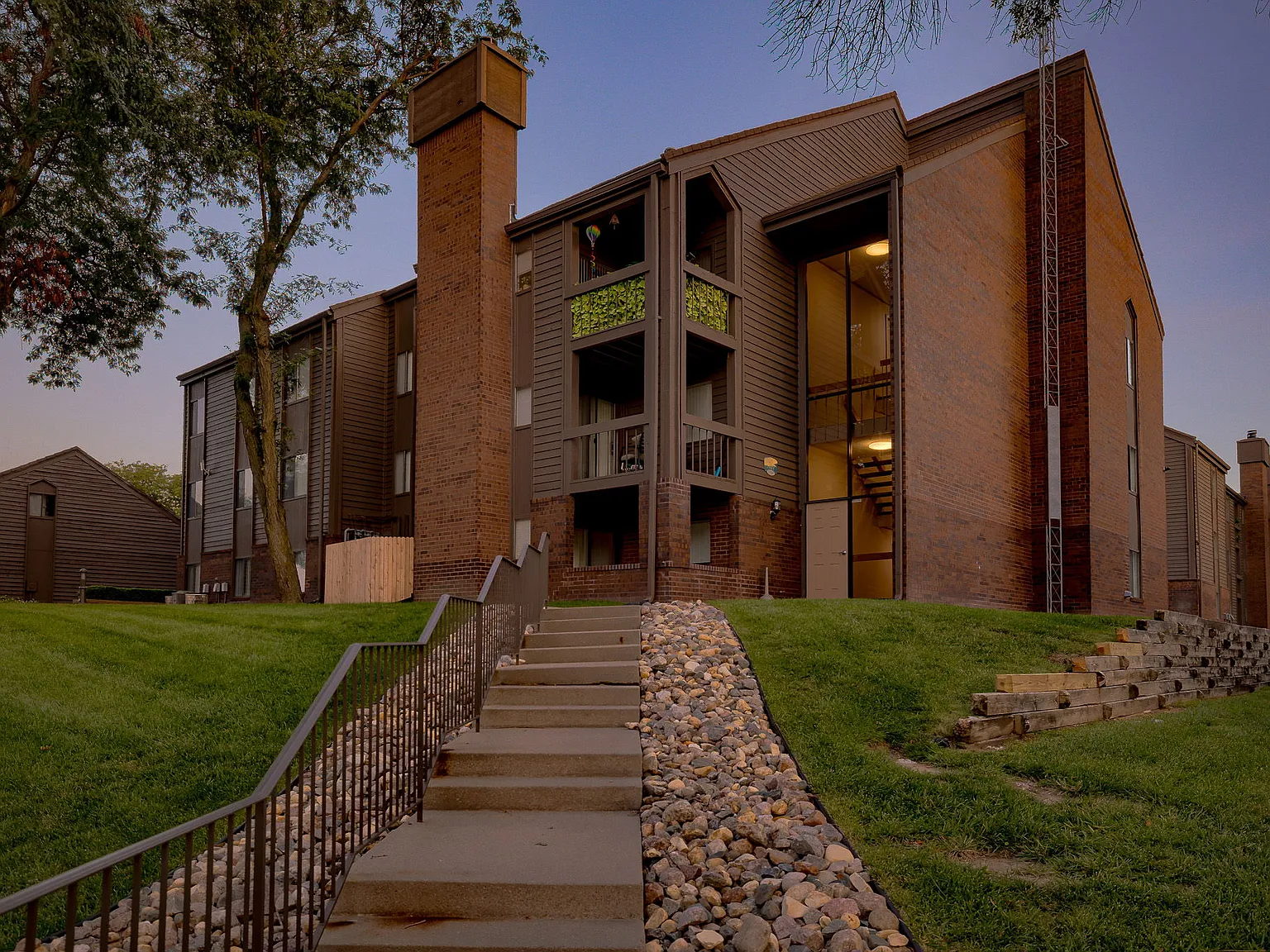 Lake Candlewood Apartments — Photo 1