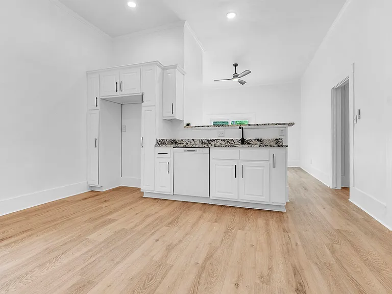 1721 Nelson Ave — Photo 9