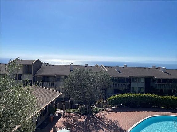 3rd image of 6542 Ocean Crest Dr