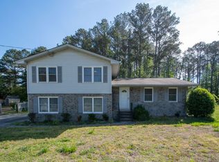 1182 Holly Hills Dr SW, Lilburn, GA 30047