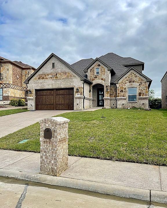 1st image of 2828 Fountain View Blvd