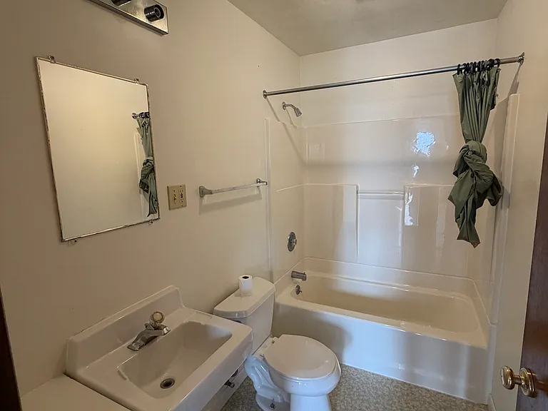 620 W Main St #2 — Photo 4