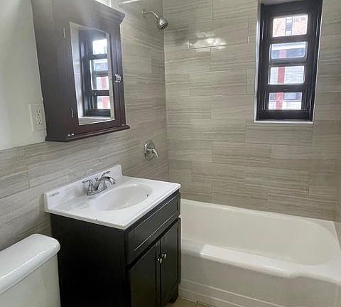 4th image of 267 S Harrison St #K3