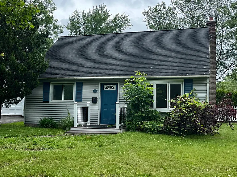 17 Charles Rd — Photo 2
