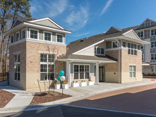 1350 Sapphire Dr #1-404