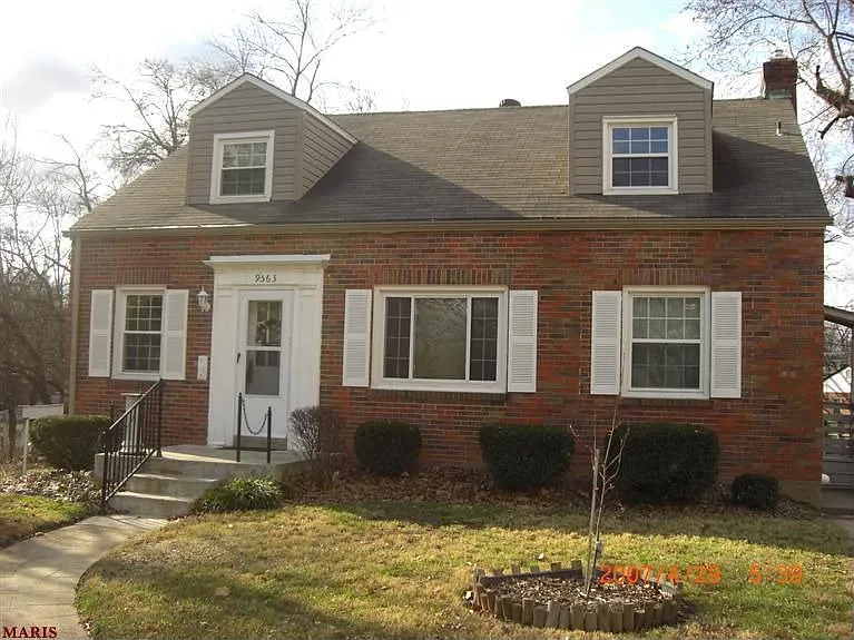 9563 Plainfield Dr photo 1