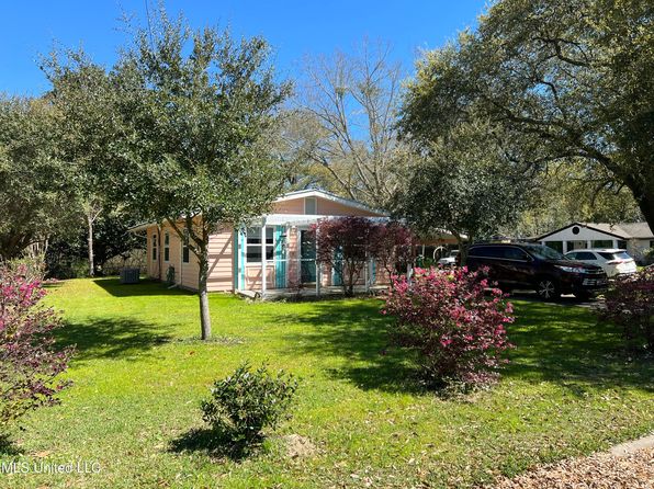 2 Fleetwood Pl