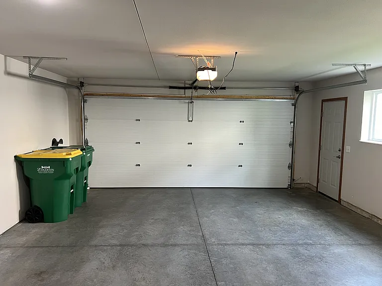 1247 Salem Dr — Photo 2