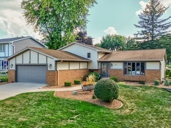 931 Knottingham Dr, Ottawa, IL 61350