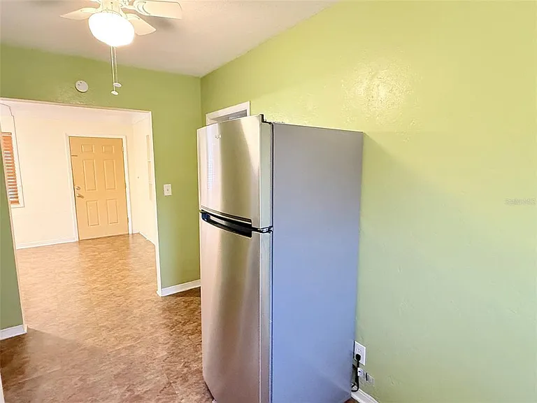 5541 Lown St N #SOUTH — Photo 9