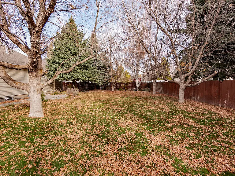 3915 Woodhaven Ln — Photo 58