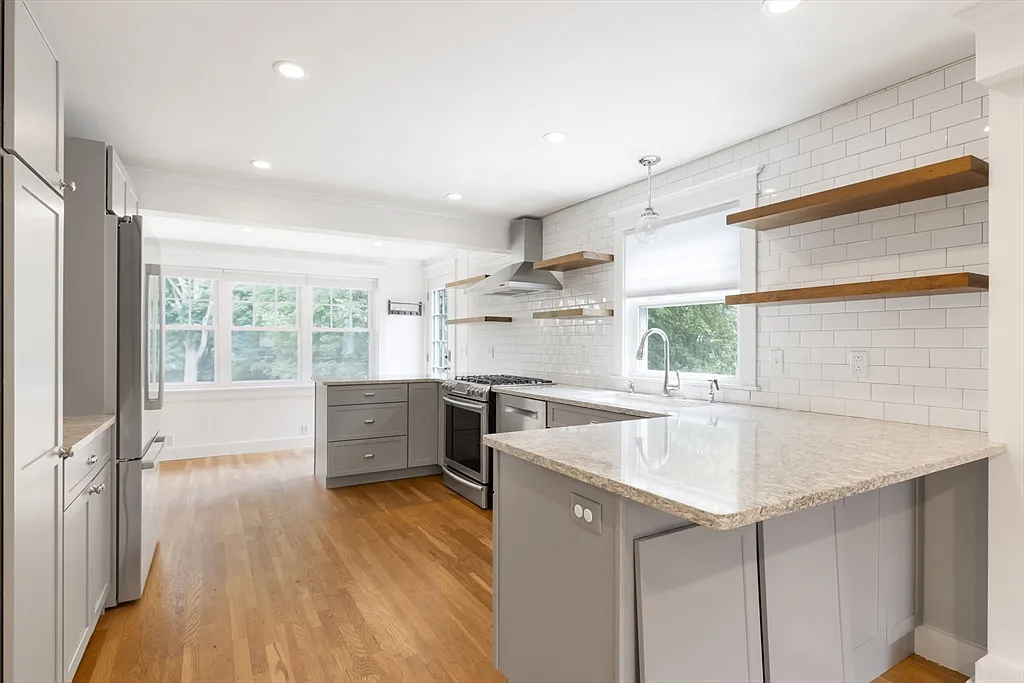 3 bed, 2.0 bath, 1790 sqft, $6,000 — Photo 4