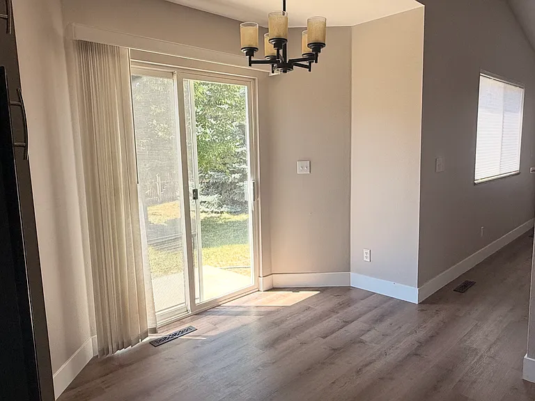 1210 Creekwood Ct — Photo 9