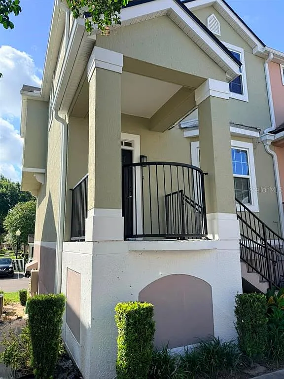3 bed, 2.5 bath, 1634 sqft, $2,500 — Photo 2
