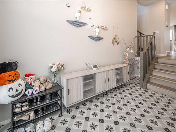 4th image of 148 N Carringham Rd NW