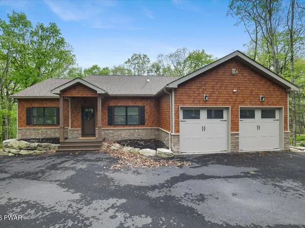 805 Visalia Ct, Lords Valley, PA 18428