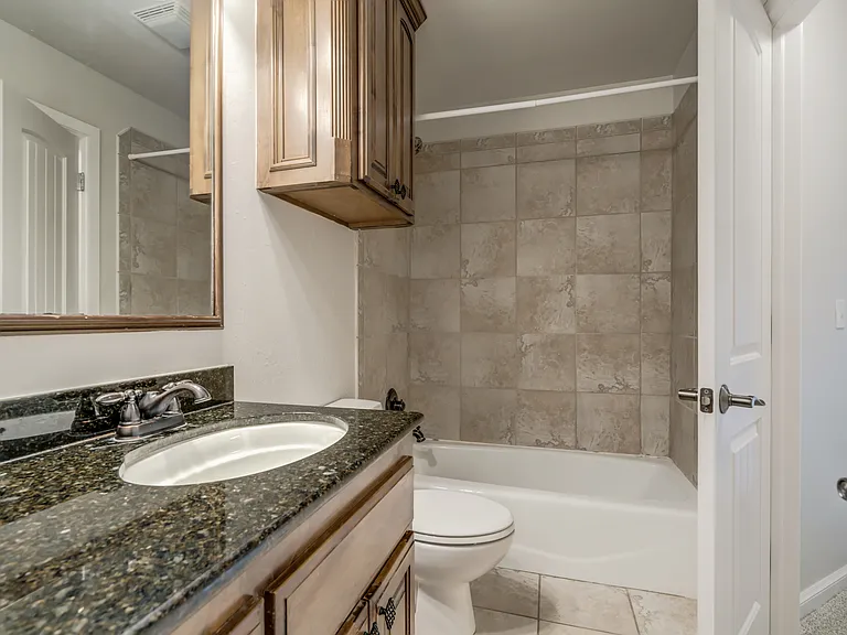 22525 Lindy Ter — Photo 80