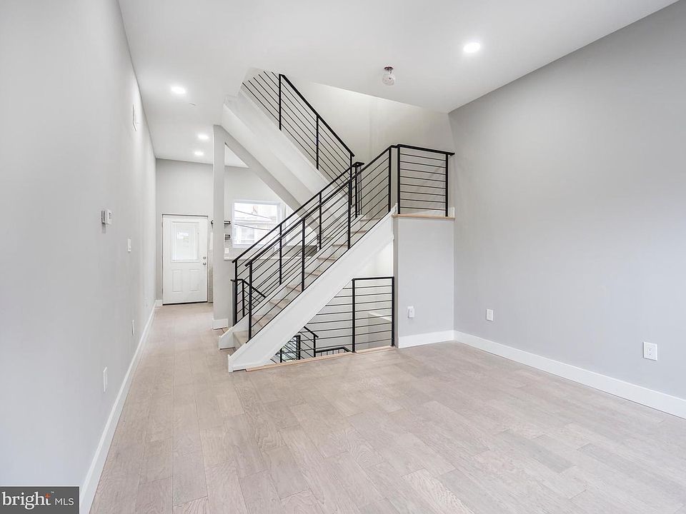 1st image of 2611 Latona St