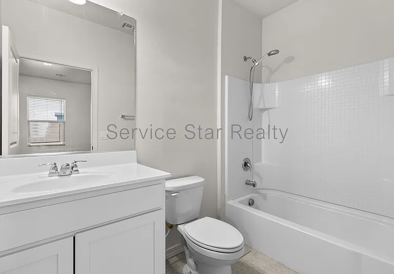 2402 E Alonso Dr — Photo 8