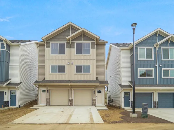 1429 9th St NW, Edmonton, AB T6T 2V3