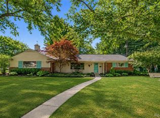 23270 Fleming Dr, Farmington, MI 48335