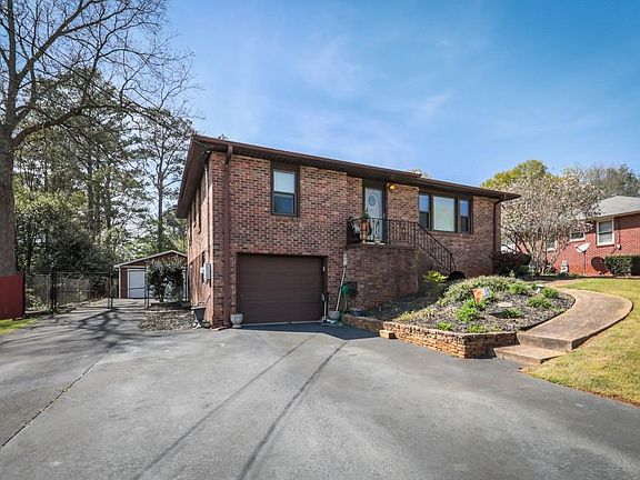 4th image of 460 Alcott Dr SE