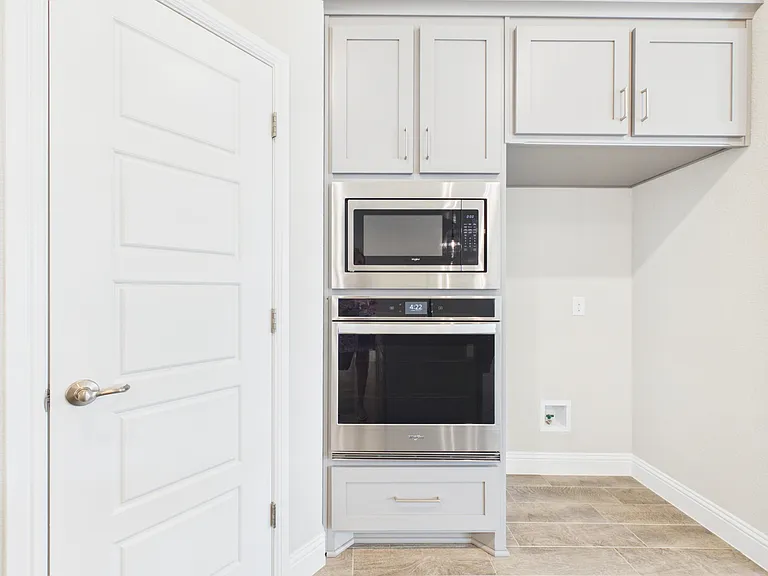 2304 Blackcap St — Photo 16