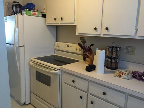 3rd image of 2900 Charles St